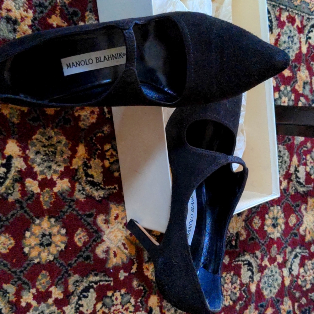 Manolo Blahnik mules. Size 38/6 Black